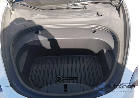 2022 Tesla Model 3 Long Range Dual Motor All-Wheel Drive z USA, uszkodzony, nr VIN 5YJ3E1EB6NF206706